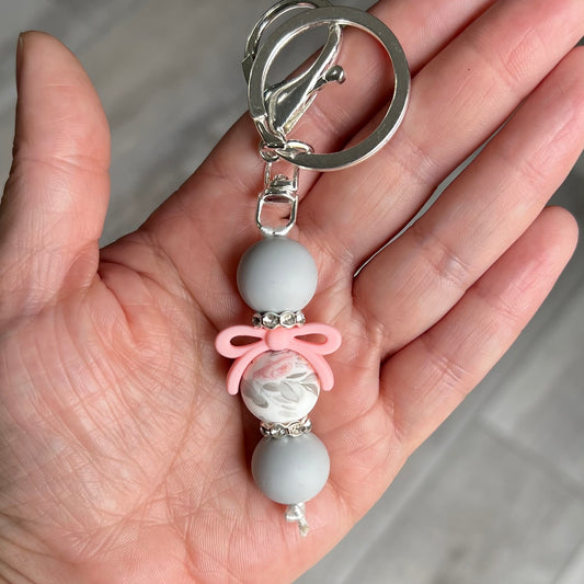 Light pink bow keychain